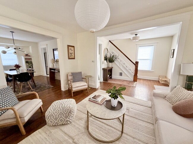 175 W Hazeltine Ave in Kenmore, NY - Building Photo - Building Photo