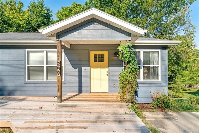 property at 209 S Willow Ave