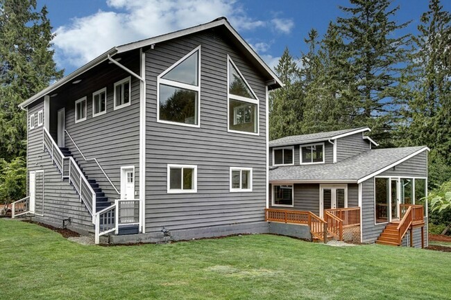 24817 SE 165th St in Issaquah, WA - Foto de edificio - Building Photo