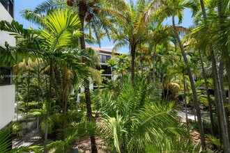 101 Ocean Ln Dr in Miami, FL - Building Photo - Building Photo