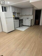 7432 Magistrate Terrace in Mississauga, ON - Building Photo - Building Photo