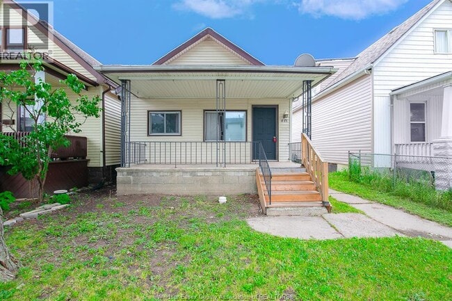 property at 811 University Ave E