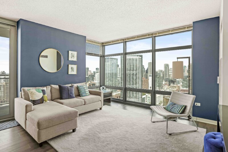 620 W Kinzie St in Chicago, IL - Building Photo
