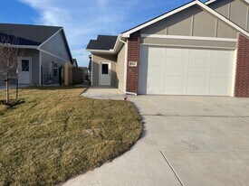 3809-3811 S Bluelake Ct in Wichita, KS - Building Photo