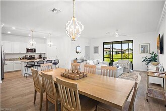 11512 Shady Palm Wy in Ft. Myers, FL - Building Photo - Building Photo