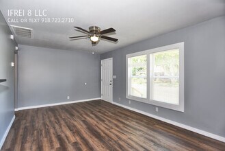 1557 N Irvington Ave in Tulsa, OK - Building Photo - Building Photo