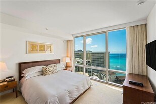 223 Saratoga Rd in Honolulu, HI - Building Photo