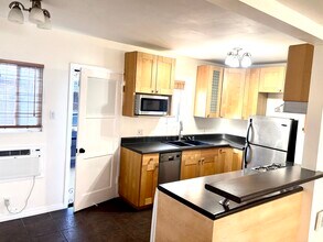 8523 Pickford St, Unit Beverlywood Triplex in Los Angeles, CA - Building Photo - Building Photo