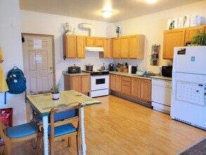 New England Apartments in Bellingham, WA - Foto de edificio - Building Photo