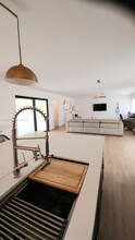 8620 SW 103rd St in Miami, FL - Foto de edificio - Building Photo