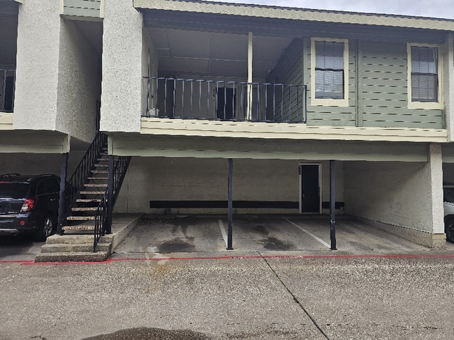 9623 Walnut St, Unit 8203 in Dallas, TX - Building Photo - Building Photo