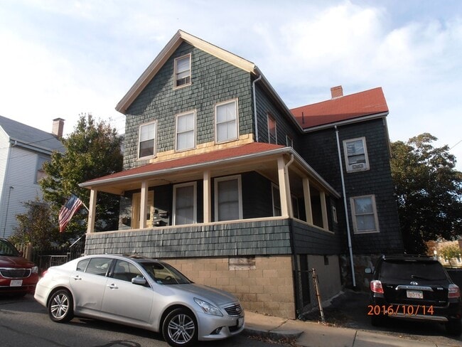 6 Rowley St, Unit 1R