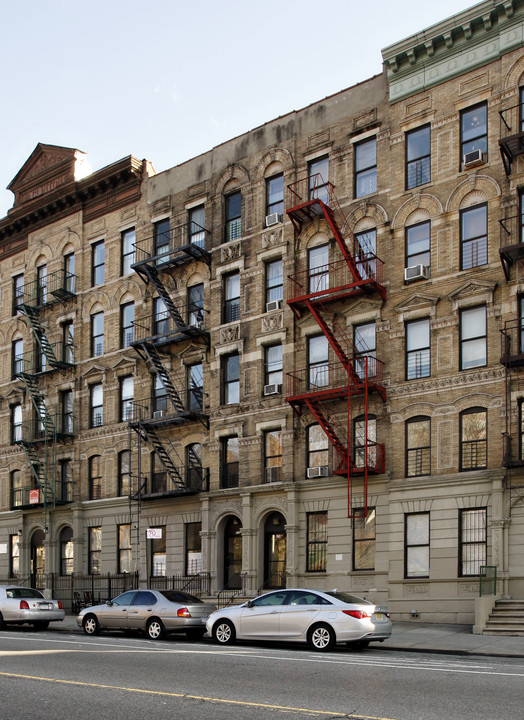 608 St. Nicholas Ave in New York, NY - Foto de edificio