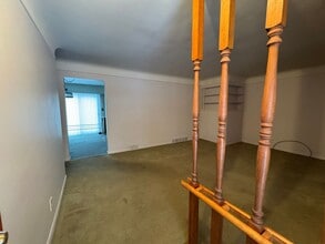 28556 Milton Ave in Warren, MI - Building Photo - Building Photo