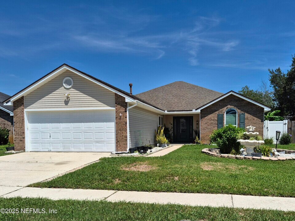 11147 Bugatti Ct in Jacksonville, FL - Building Photo