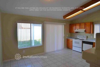 2703 N 87th Ave, Unit B in Phoenix, AZ - Building Photo - Building Photo