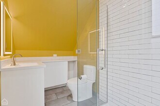 2103 W Eastwood Ave, Unit 3 in Chicago, IL - Foto de edificio - Building Photo