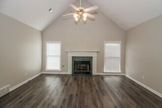 4570 Wood Fox Cove in Memphis, TN - Building Photo - Building Photo