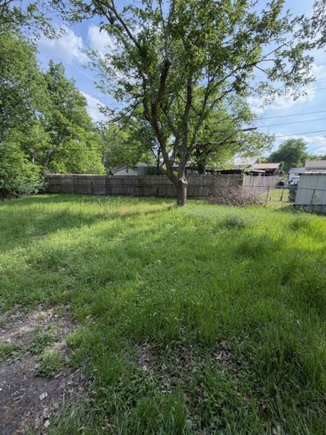 property at 1913 Jeran St
