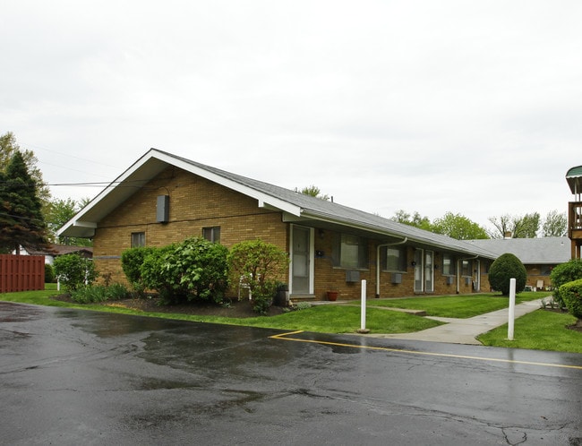 Cody Park Apartments in Willowick, OH - Foto de edificio - Building Photo