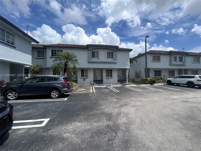 8260 NW 10th St in Miami, FL - Building Photo - Building Photo