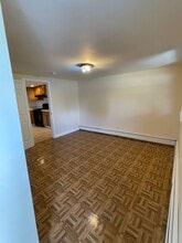 9 Manchester Ave, Unit 1 Maria in Paterson, NJ - Foto de edificio - Building Photo