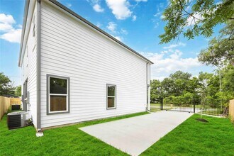 4601 Newberry St in Houston, TX - Building Photo - Building Photo