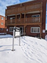 111 Pinecrest Dr in Dartmouth, NS - Building Photo