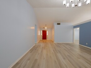 2218 Willow Crest Cir in Lawrenceville, GA - Foto de edificio - Building Photo