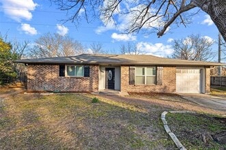 800 Howell Dr in Coppell, TX - Building Photo - Building Photo