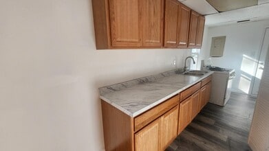 6120 Marvin St in Taylor, MI - Building Photo - Building Photo