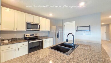 12171 Kingsley Trl in Parrish, FL - Building Photo - Building Photo