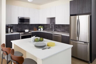 1050 Brady Ave NW in Atlanta, GA - Building Photo - Building Photo