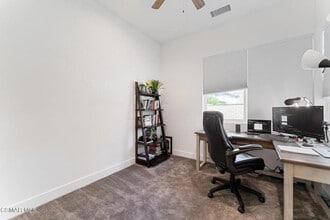28533 Freedom Ct in Santa Clarita, CA - Building Photo - Building Photo