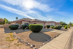 10537 W Donald Dr in Peoria, AZ - Building Photo