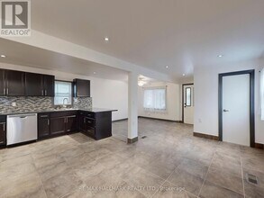 2 Criscoe St in Toronto, ON - Building Photo - Building Photo