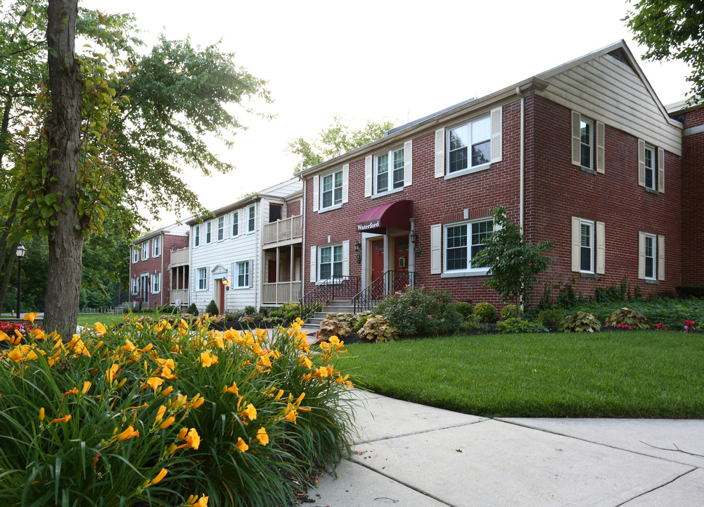 The Waterford Apartments in Cherry Hill, NJ - Foto de edificio