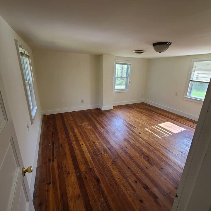 406 Carter Ave in Harpers Ferry, WV - Building Photo