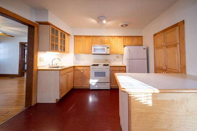 property at 2813 34th Ave S