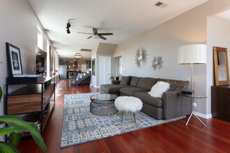 1530 N Throop St in Chicago, IL - Building Photo - Building Photo