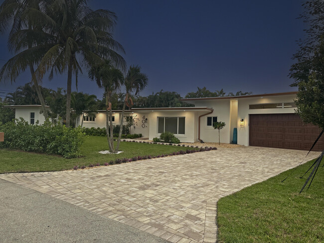 400 Kings Lynn in Delray Beach, FL - Building Photo - Building Photo