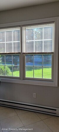 724 S Summit St photo'