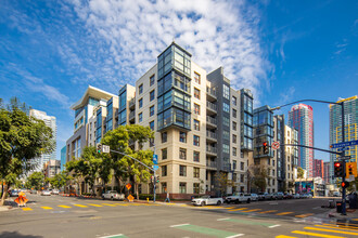 1150 J St, Unit 817 in San Diego, CA - Building Photo - Building Photo