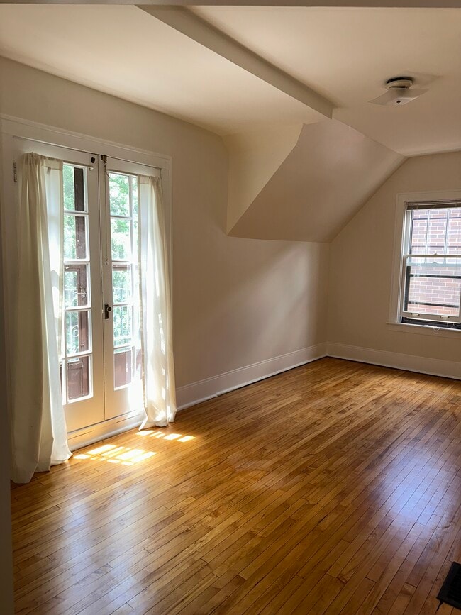 4700 W Hutchinson St, Unit Unit 2 in Chicago, IL - Building Photo - Building Photo