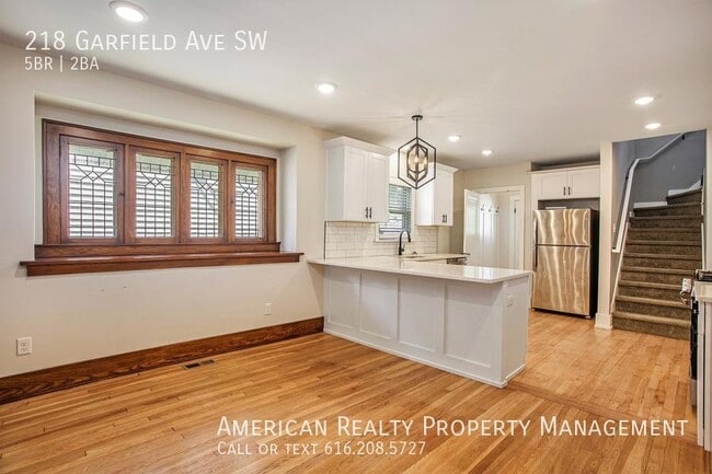 218 Garfield Ave SW in Grand Rapids, MI - Building Photo - Building Photo