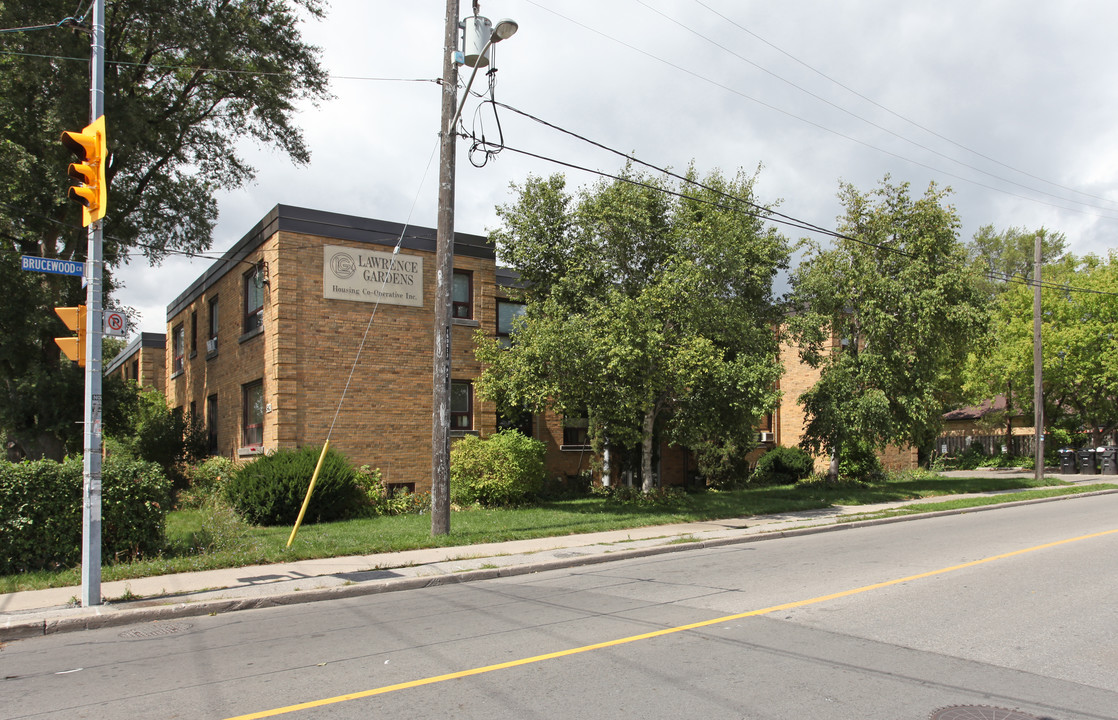 Lawrence Gardens Co-op in Toronto, ON - Building Photo