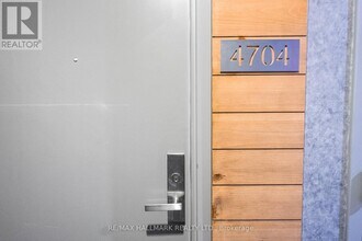 5 St Joseph St in Toronto, ON - Building Photo - Building Photo