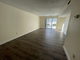 154 N Beacon St in Boston, MA - Building Photo