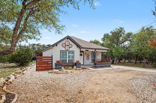 2071 Hornsby in Spring Branch, TX - Building Photo - Building Photo