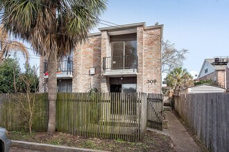 311-311 Lilac St in Metairie, LA - Building Photo - Building Photo